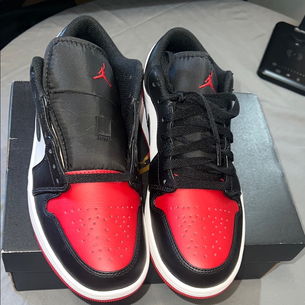 AIR Jordan Black Red Classic Air 1 Low Sneakers